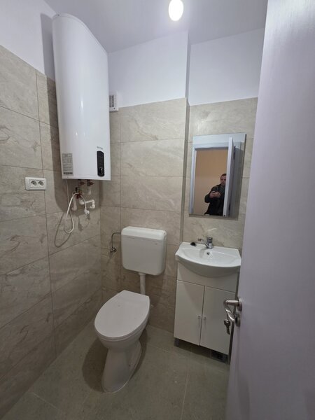 Dristor, Camil Resu, bloc mixt, etaj 4